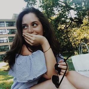 Meet your Posher, Caroline